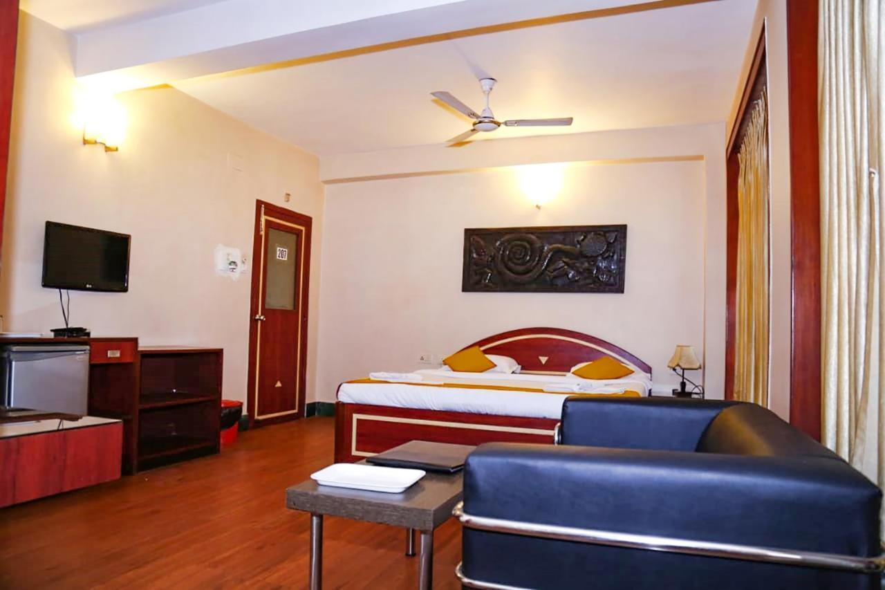 Fabhotel Shivangan Kolkata Airport - Fully Vaccinated Staff Exterior foto