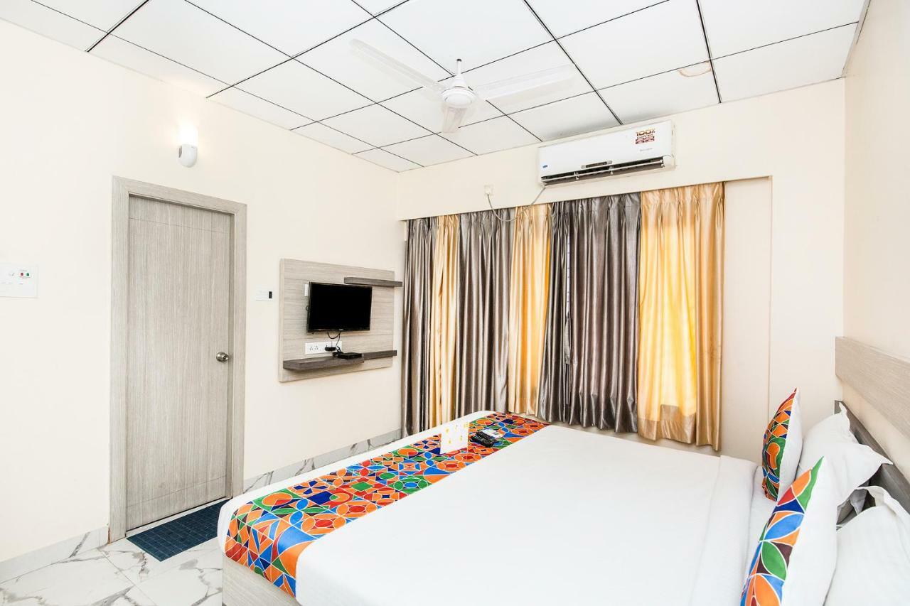 Fabhotel Shivangan Kolkata Airport - Fully Vaccinated Staff Exterior foto